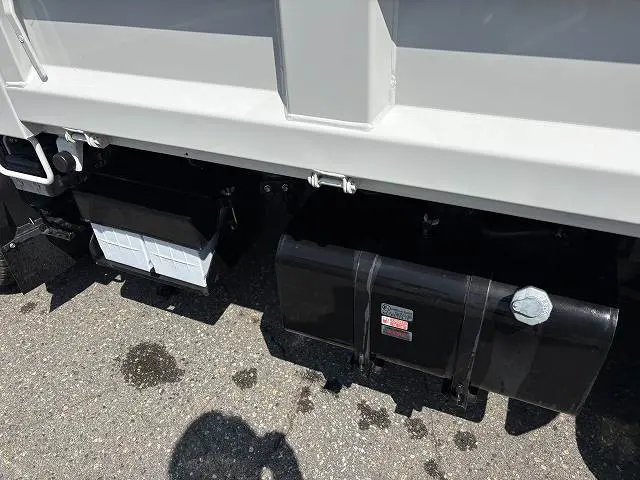 いすゞ エルフ 2PG-NKS88AD(4WD)の写真10