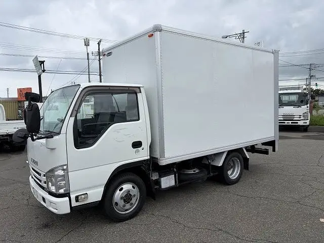 いすゞ エルフ TRG-NHS85AN(4WD)の写真1