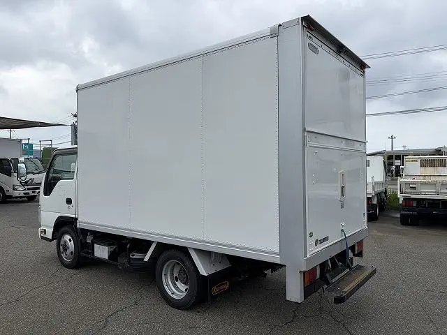 いすゞ エルフ TRG-NHS85AN(4WD)の写真4