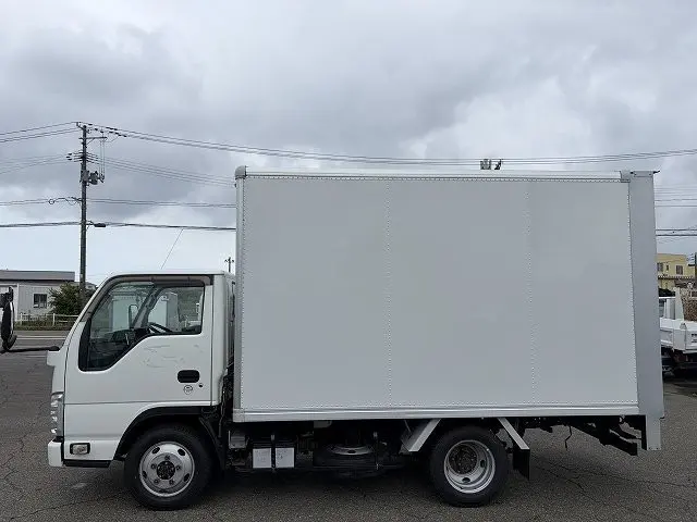 いすゞ エルフ TRG-NHS85AN(4WD)の写真5