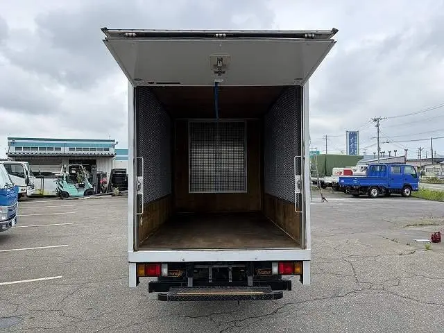 いすゞ エルフ TRG-NHS85AN(4WD)の写真9