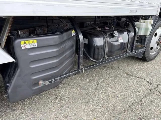 いすゞ エルフ TRG-NHS85AN(4WD)の写真16