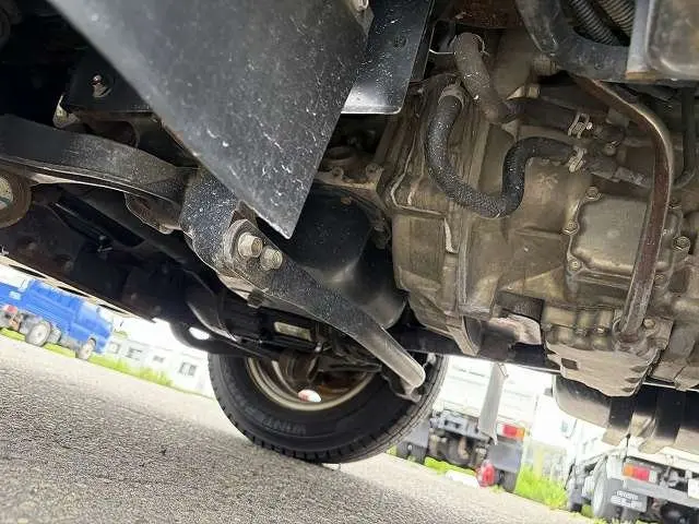 いすゞ エルフ TRG-NHS85AN(4WD)の写真26