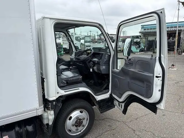 いすゞ エルフ TRG-NHS85AN(4WD)の写真50
