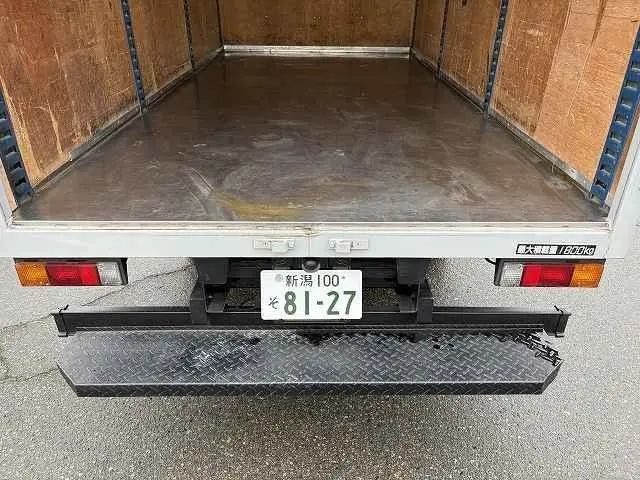 三菱 キャンター TPG-FGA20(4WD)の写真9