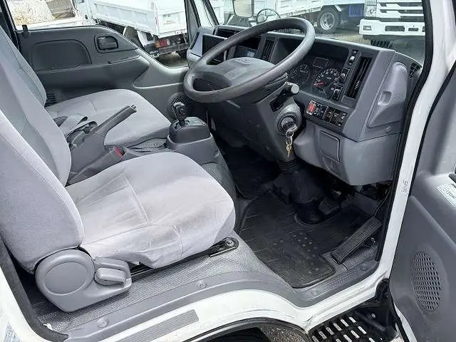 いすゞ エルフ TPG-NHS85AN(4WD)の写真46