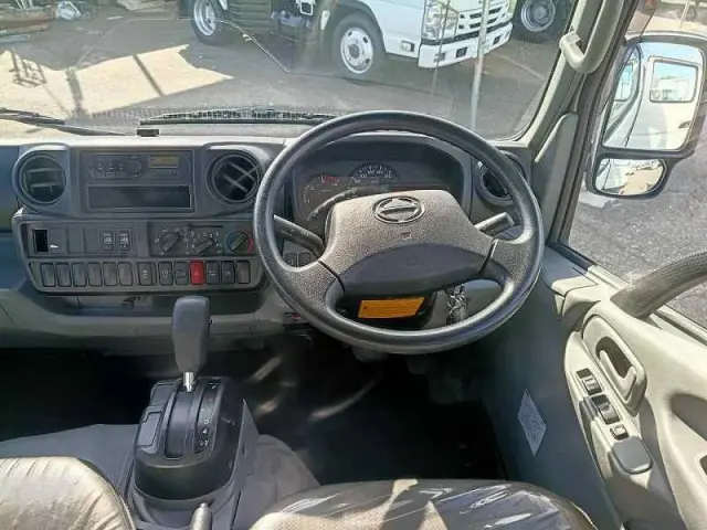 日野 デュトロ TPG-XZU605Mの写真30