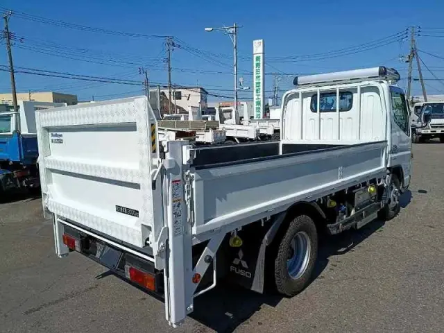 三菱 キャンター 2RG-FGA20(4WD)の写真3