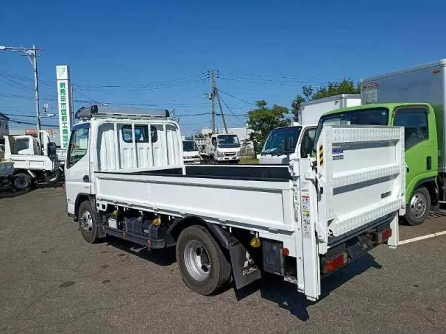 三菱 キャンター 2RG-FGA20(4WD)の写真4
