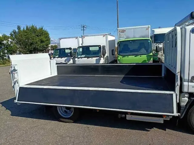 三菱 キャンター 2RG-FGA20(4WD)の写真8