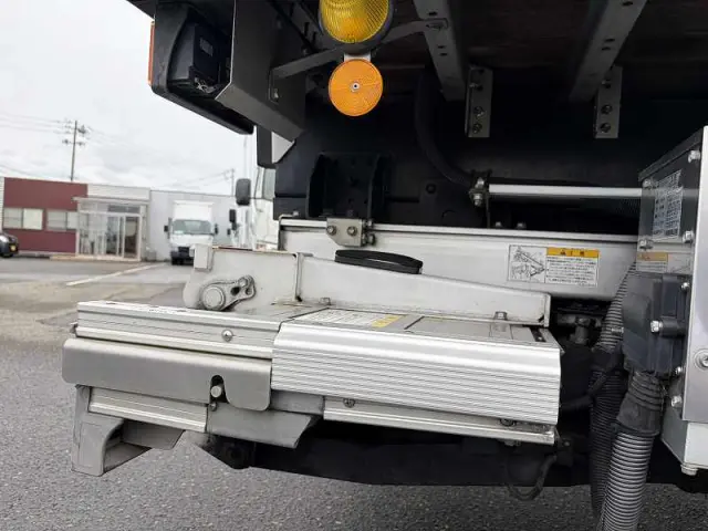 いすゞ エルフ TRG-NMR85ANの写真17