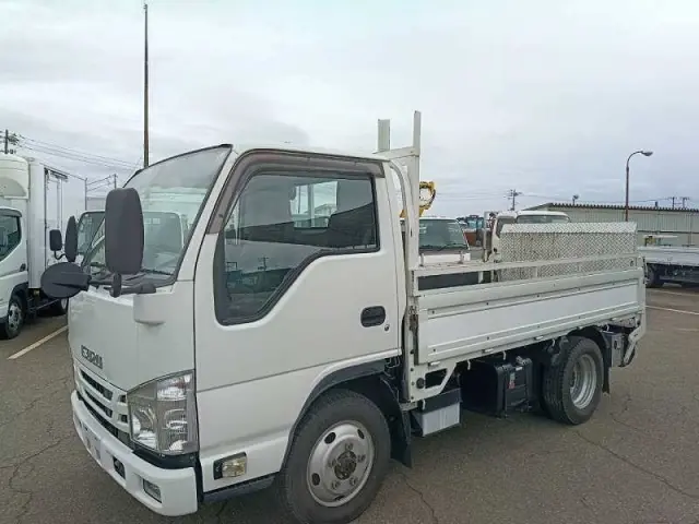 いすゞ エルフ 2RG-NJS88A(4WD)の写真1