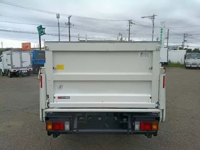 いすゞ エルフ 2RG-NJS88A(4WD)の写真5