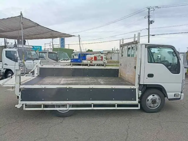 いすゞ エルフ 2RG-NJS88A(4WD)の写真9