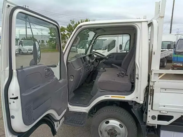 いすゞ エルフ 2RG-NJS88A(4WD)の写真49