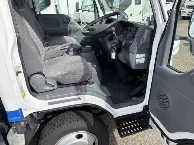 いすゞ エルフ TKG-NKS85AN(4WD)の写真48