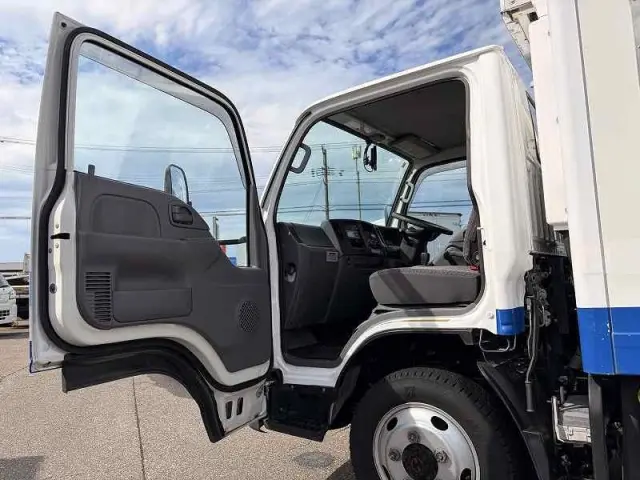 いすゞ エルフ TKG-NKS85AN(4WD)の写真49