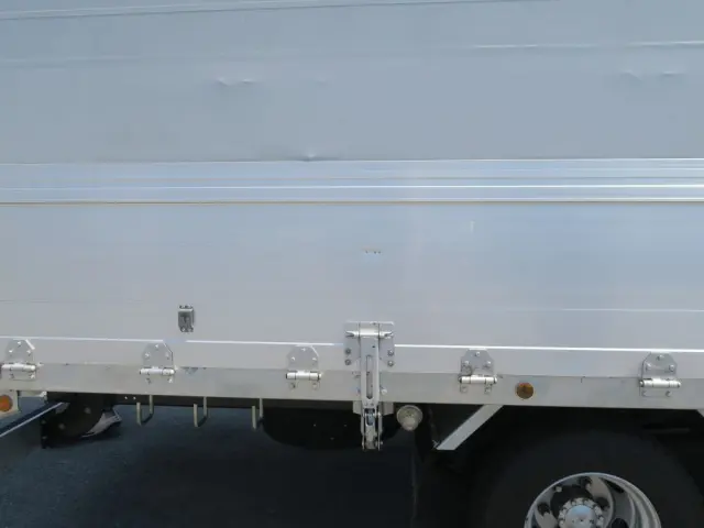 三菱 ファイター 2KG-FK61Fの写真16