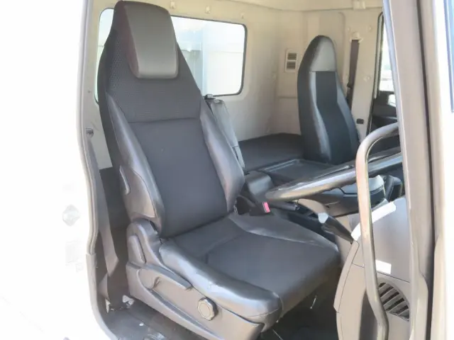 三菱 ファイター 2KG-FK61Fの写真28