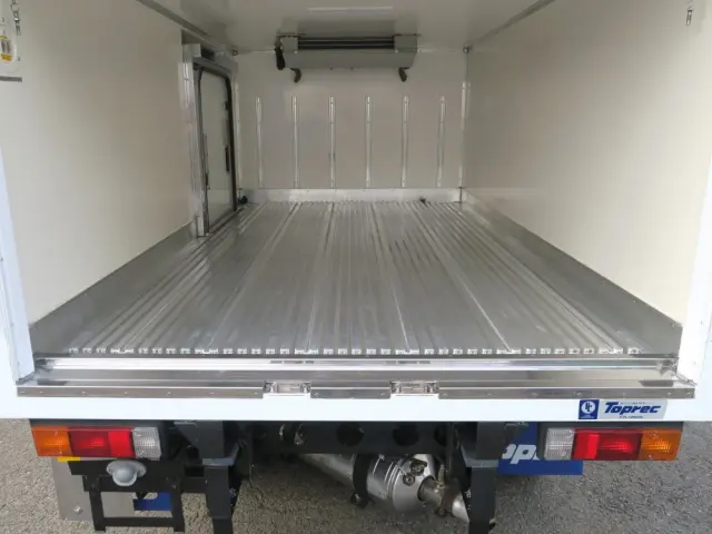 三菱 キャンター 2TG-FBA00の写真10