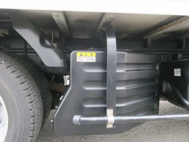 いすゞ エルフ TPG-NJS85AN(4WD)の写真3