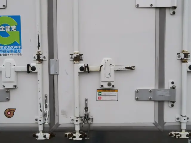 いすゞ エルフ TPG-NJS85AN(4WD)の写真6