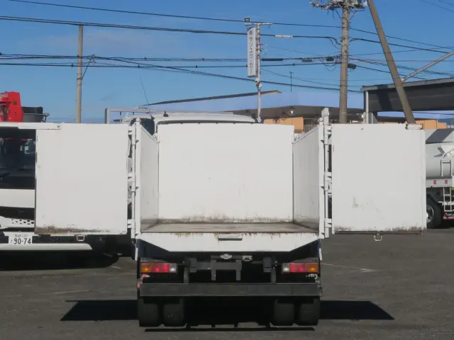三菱 キャンター TPG-FDA60(4WD)の写真9