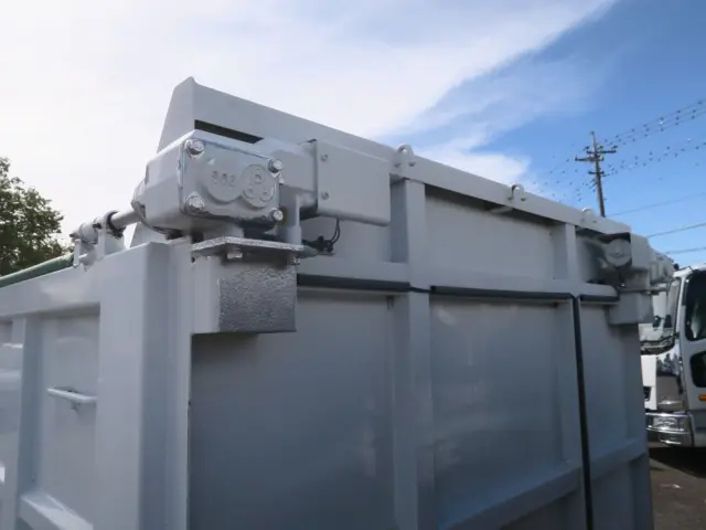 三菱 キャンター TPG-FDA60(4WD)の写真12