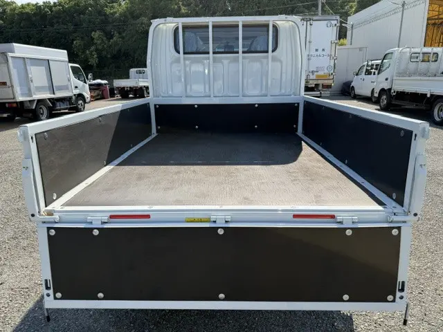 三菱 キャンター 2RG-FBA20(2WD)の写真9