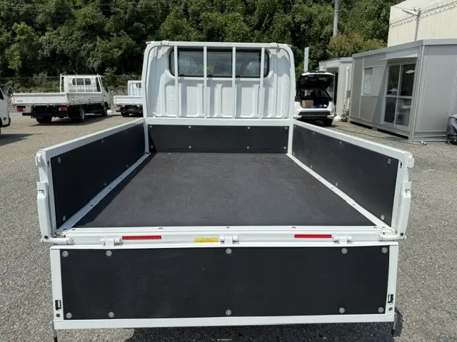 三菱 キャンター 2RG-FBA20(2WD)の写真10
