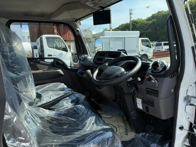 三菱 キャンター 2RG-FBA20(2WD)の写真11