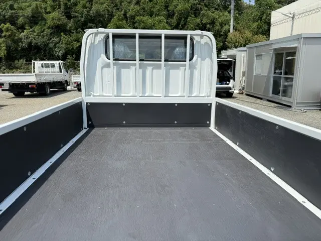 三菱 キャンター 2RG-FBA20(2WD)の写真11