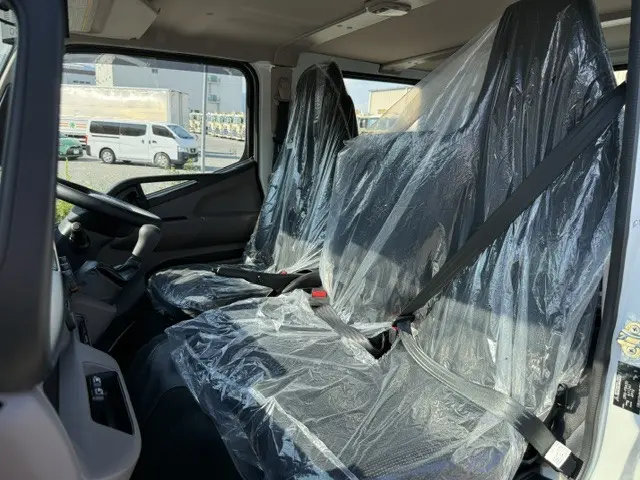 三菱 キャンター 2RG-FBA20(2WD)の写真13