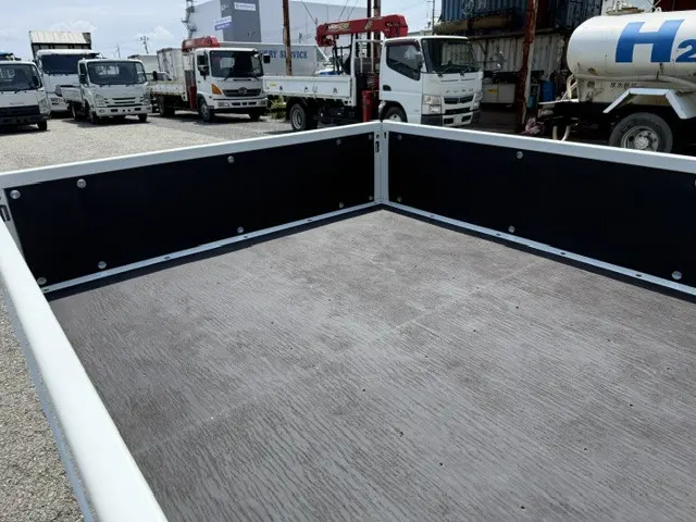 三菱 キャンター 2RG-FBA20(2WD)の写真13