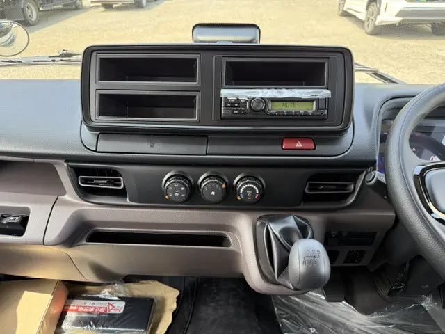 三菱 キャンター 2RG-FBA20(2WD)の写真32