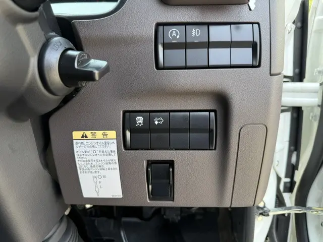 三菱 キャンター 2RG-FBA20(2WD)の写真34