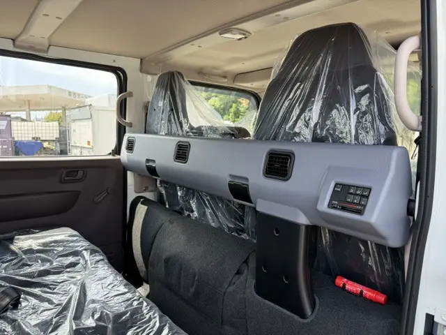 三菱 キャンター 2RG-FBA20(2WD)の写真42