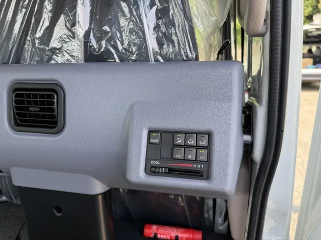 三菱 キャンター 2RG-FBA20(2WD)の写真43