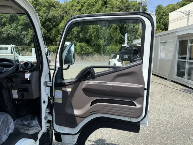 三菱 キャンター 2RG-FBA20(2WD)の写真47
