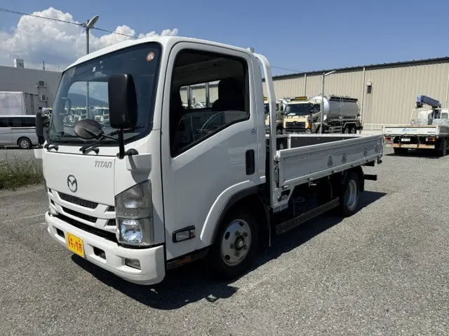 マツダ タイタン TRG-LNR85AR(2WD)の写真1