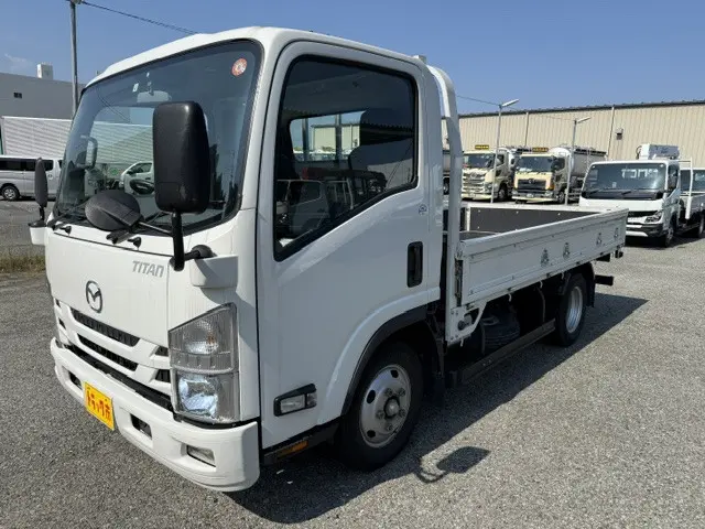 マツダ タイタン TRG-LNR85AR(2WD)の写真1