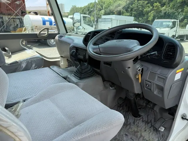 トヨタ コースター PB-XZB50(2WD)の写真13