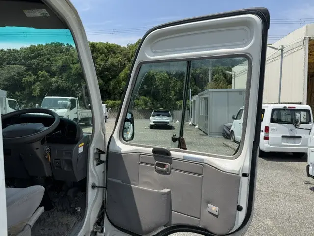 トヨタ コースター PB-XZB50(2WD)の写真15