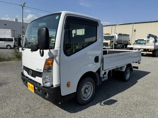 日産 アトラス TKG-SZ1F24(2WD)の写真1