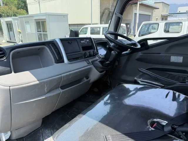 三菱 キャンター TPG-FEA50(2WD)の写真28