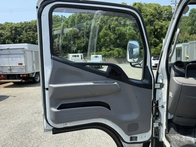 三菱 キャンター TPG-FEA50(2WD)の写真32