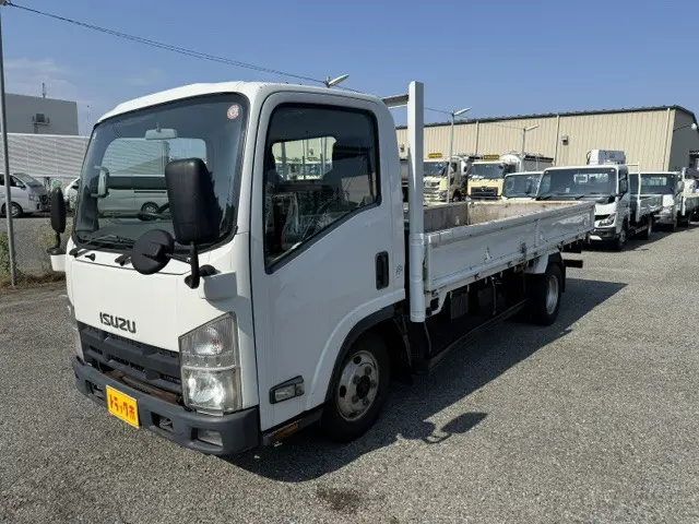 いすゞ エルフ BKG-NMR85AN(2WD)の写真1