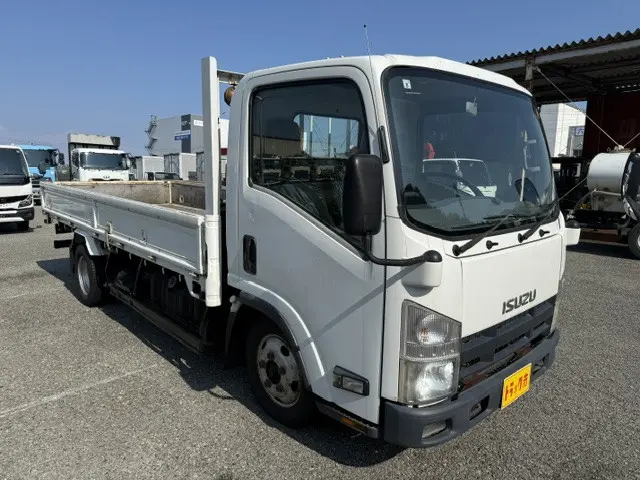 いすゞ エルフ BKG-NMR85AN(2WD)の写真2