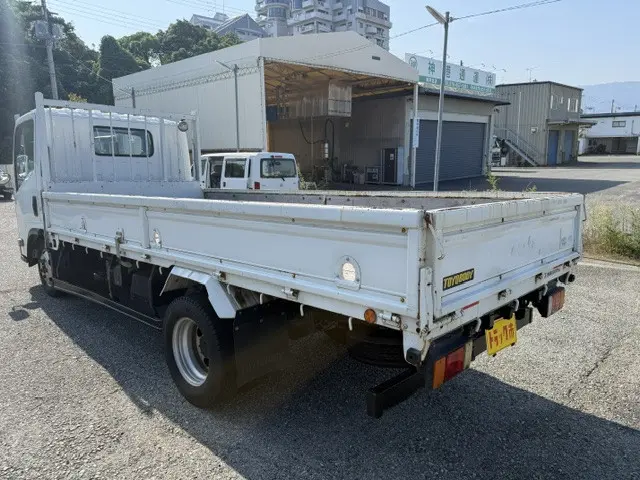いすゞ エルフ BKG-NMR85AN(2WD)の写真4
