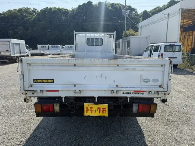 いすゞ エルフ BKG-NMR85AN(2WD)の写真8